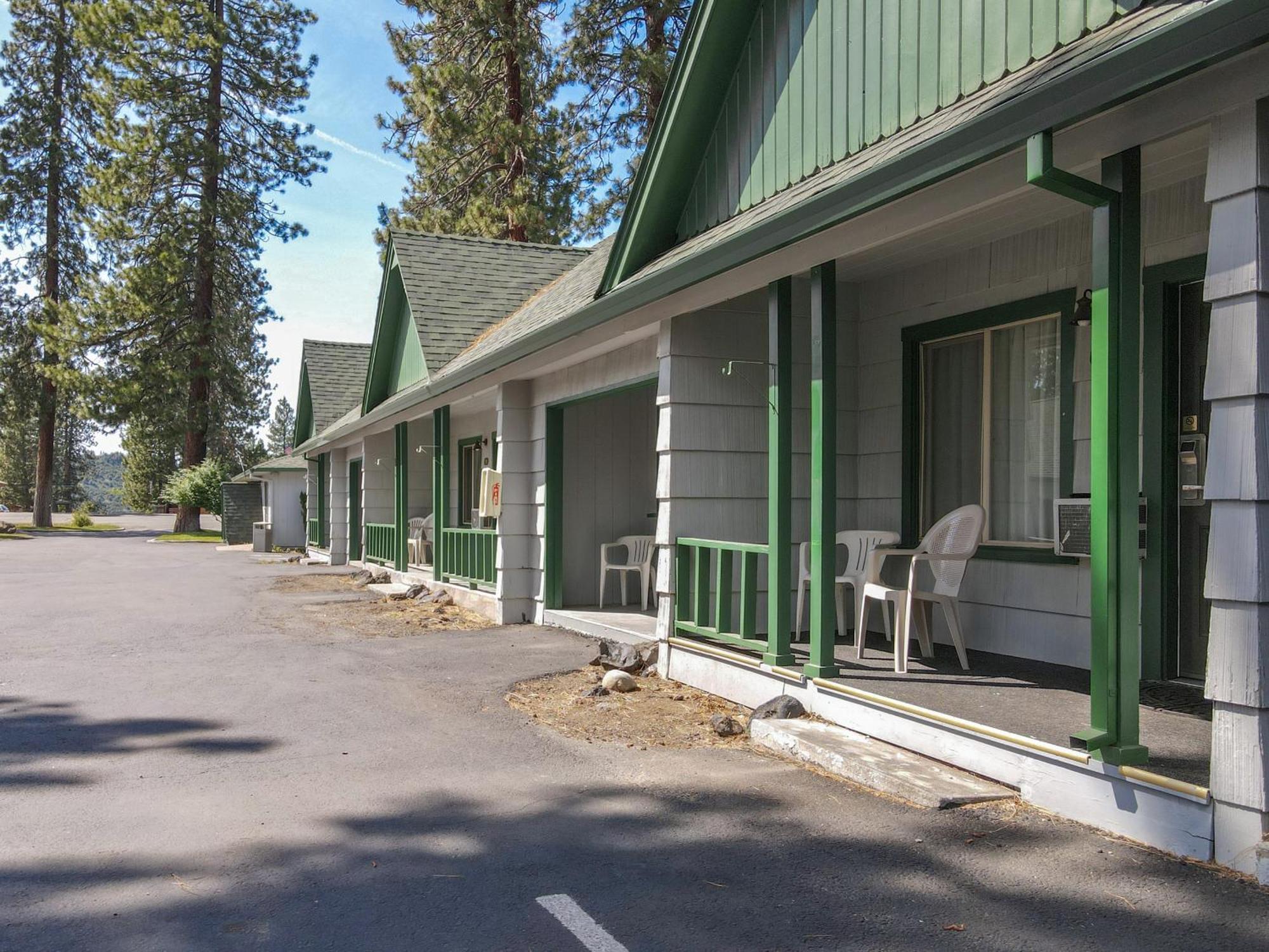 Green Gables Motel & Suites Burney Bagian luar foto