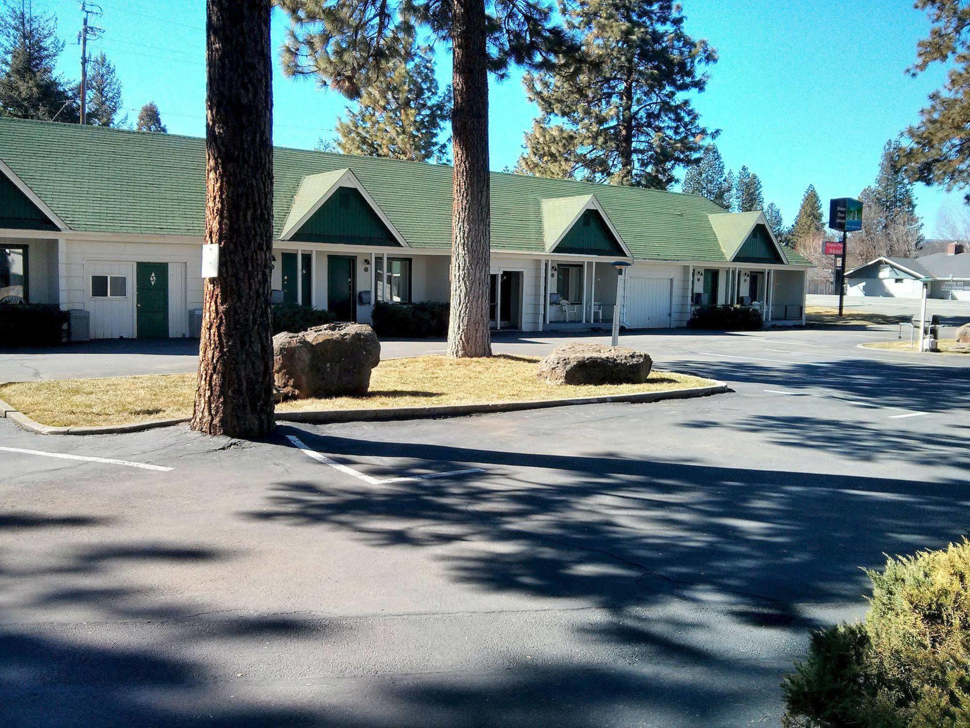 Green Gables Motel & Suites Burney Bagian luar foto